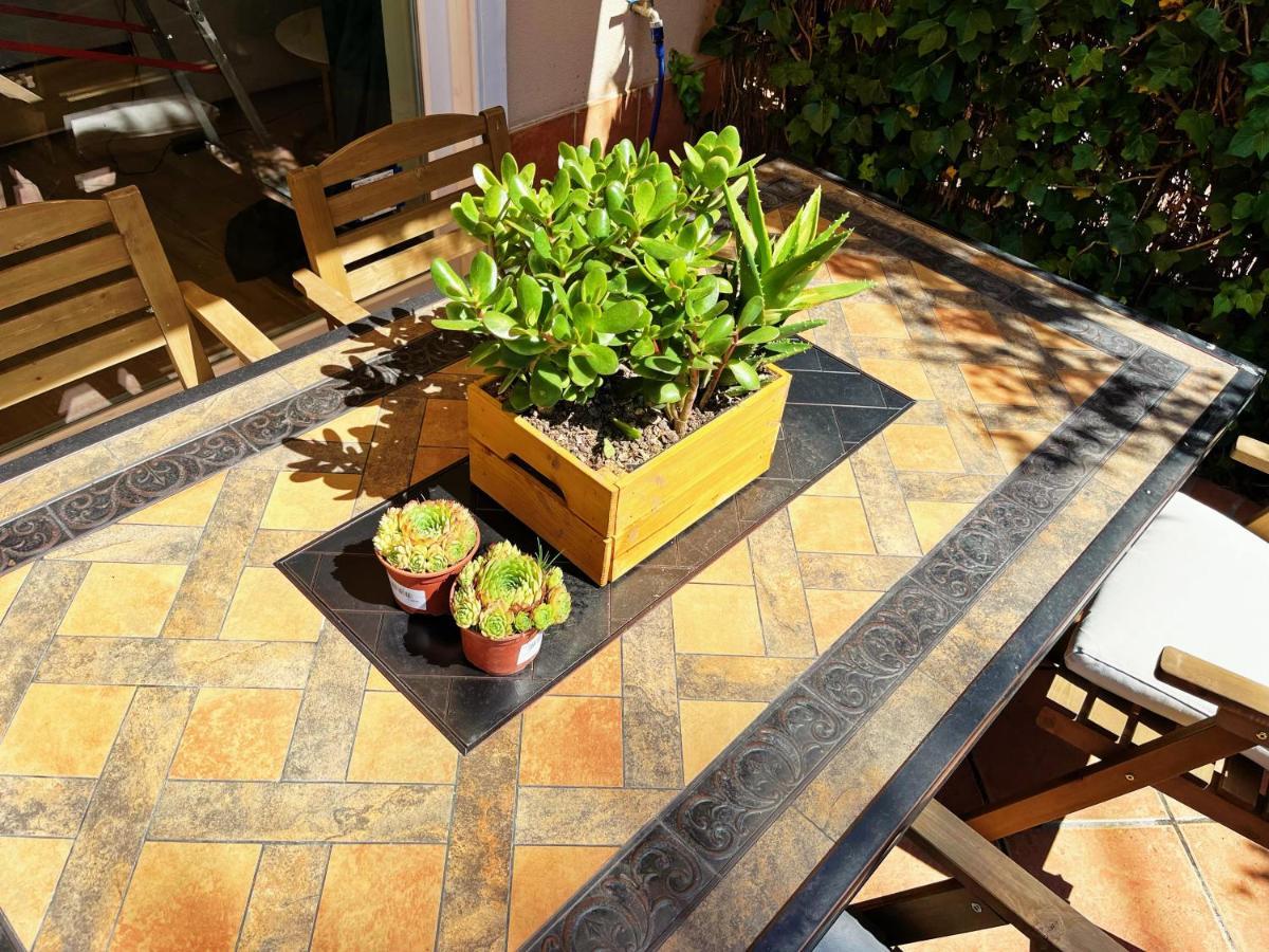 Cheerful Townhouse Center Sitges 5 Bedrooms Pool And Terrace Bagian luar foto