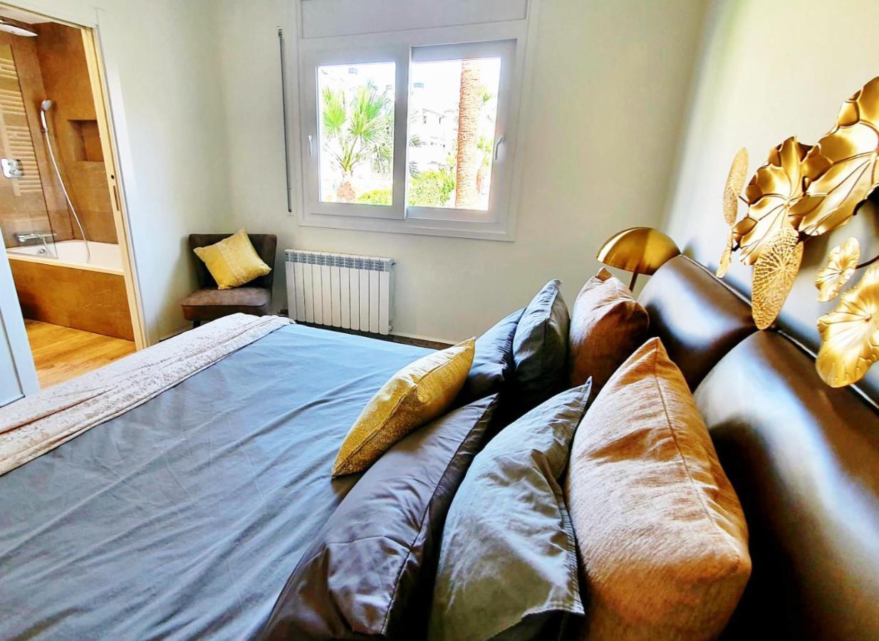Cheerful Townhouse Center Sitges 5 Bedrooms Pool And Terrace Bagian luar foto